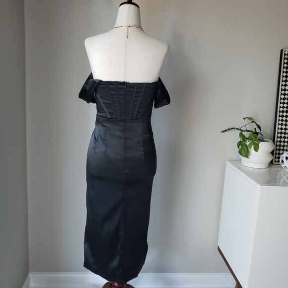 Glossy Satin Draped Sleeve Off The Shoulder Balconette Corset Dress - Picture 5 of 11